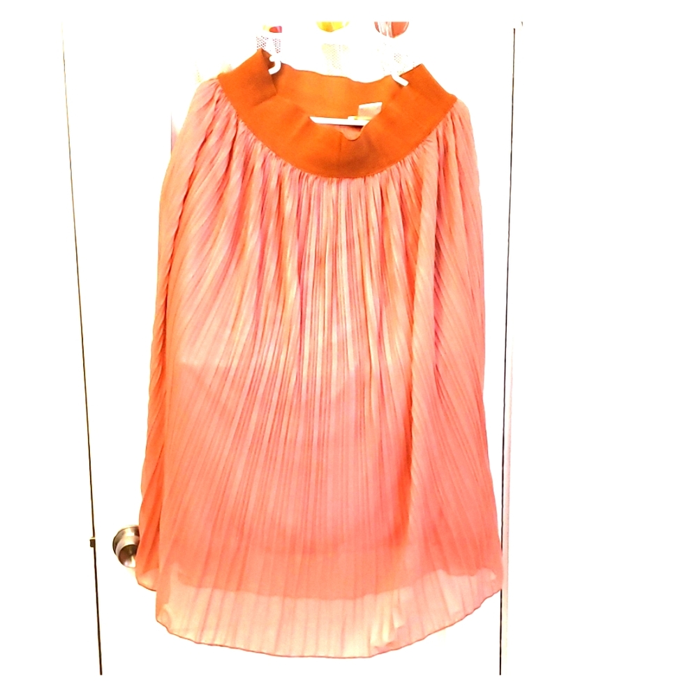 Midi skirt.. pleated